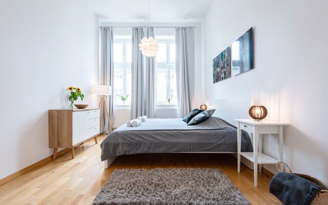 Cracow Old Town Apartment