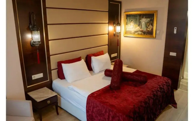 Kronos Hotel