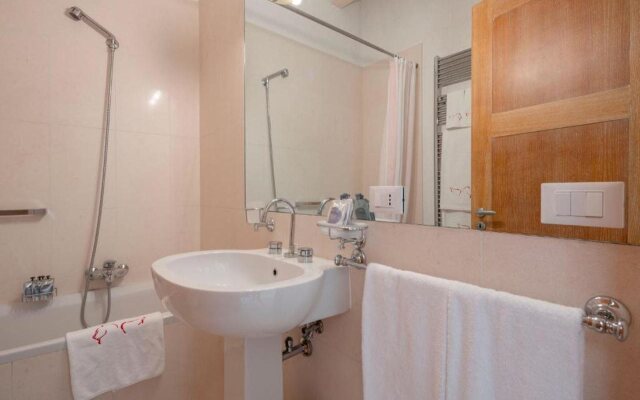 The Waterview Alcove