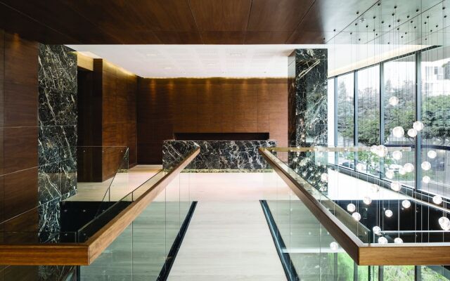 8010 Urban Living Luxury Home Experiences.