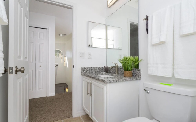 Beautiful 5Bd Single Family w/ Game Room @ 106 Lake Wilson Preserve