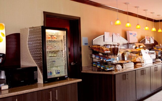 Holiday Inn Express & Suites Waller - Prairie View by IHG