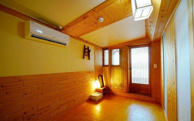 Jeonju Hongsi Hanok Guesthouse
