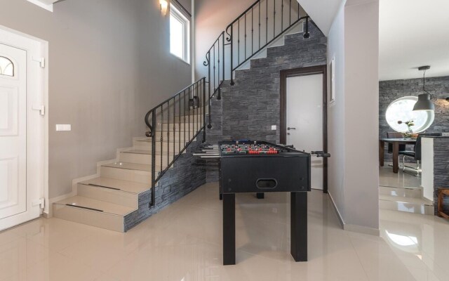 Stunning Home in Skradin-dubavice With Wifi and 4 Bedrooms