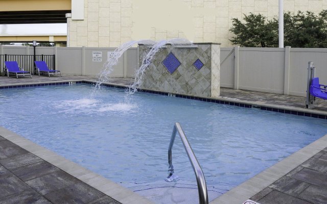 Holiday Inn Express & Suites Tampa East - Ybor City by IHG