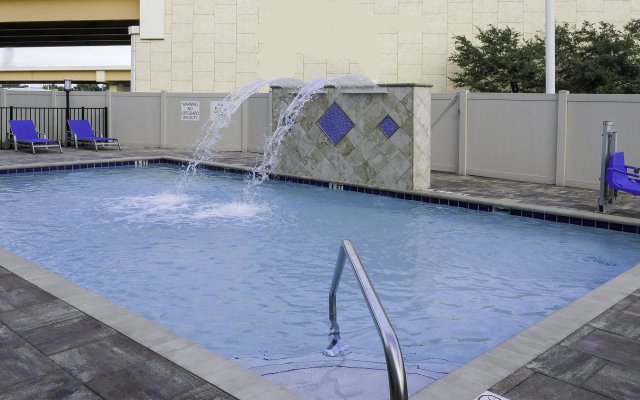 Holiday Inn Express & Suites Tampa East - Ybor City, an IHG Hotel