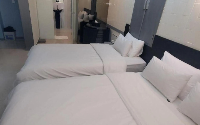 Y Hotel
