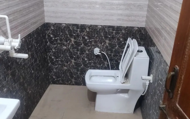 Giriraj kripa