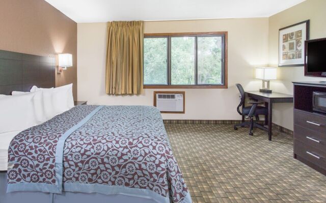 Days Inn & Suites Waterloo