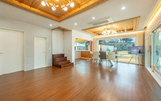 Yeosu La Rosa Private Pool Villa Pension
