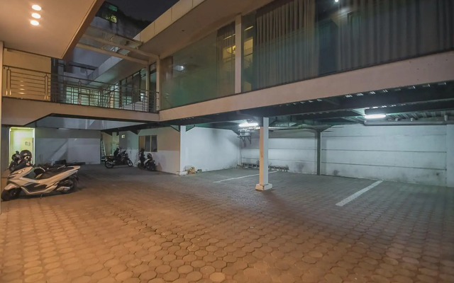 RedDoorz Premium near Paris Van Java Mall