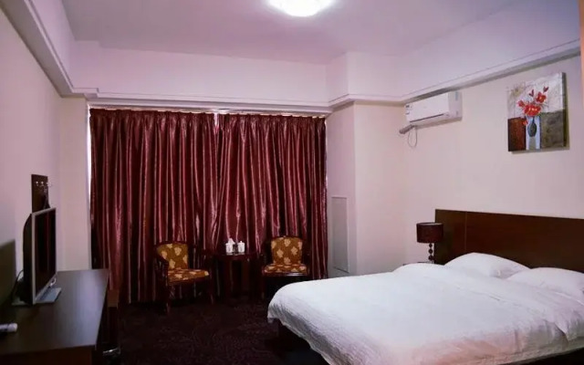 Kaikelai Hotel