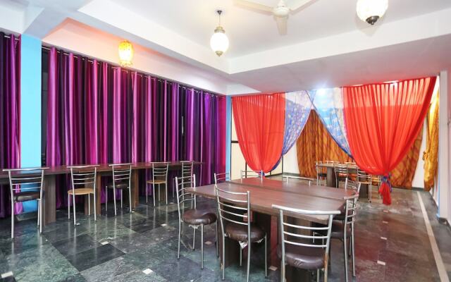 Hotel Taj Niwas by OYO Rooms