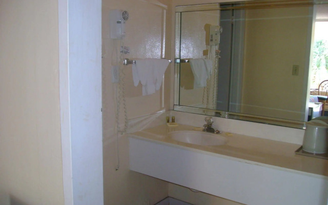 Royal Islander Hotel