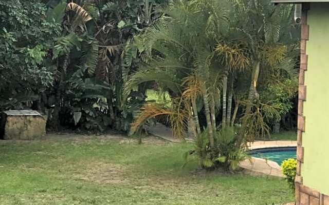 Sodwana Road Holiday Lodge