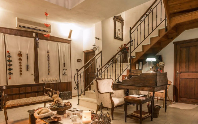 Sardunaki Konak Hotel