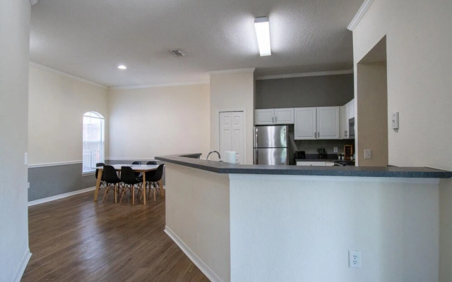 Superb Location & Luxury Amenities