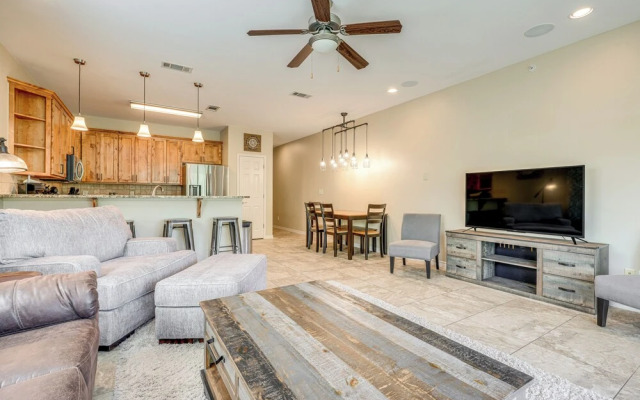 'rio Vista' Condo: Direct Guadalupe River Access!