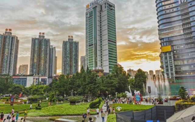 Vyluk Hotel Chongqing Light Rail Station