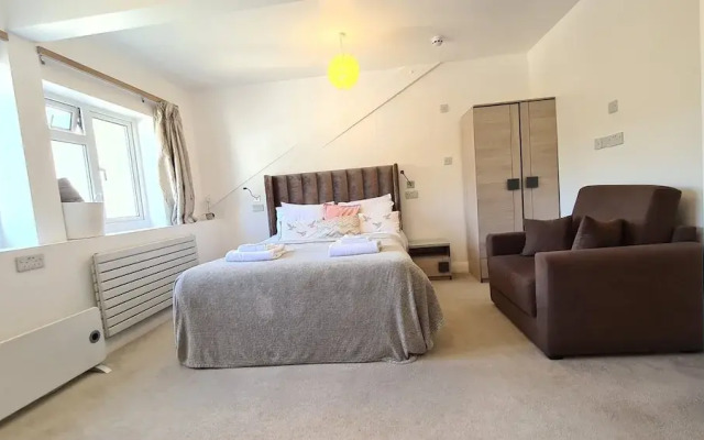 Torland Seafront Hotel