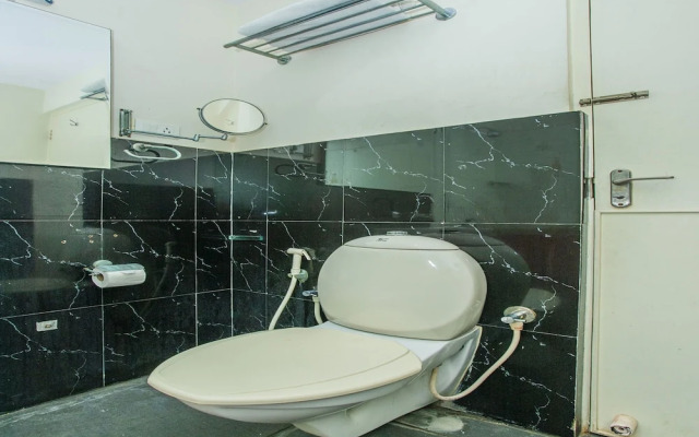 OYO 18762 Vaishnavi Residency