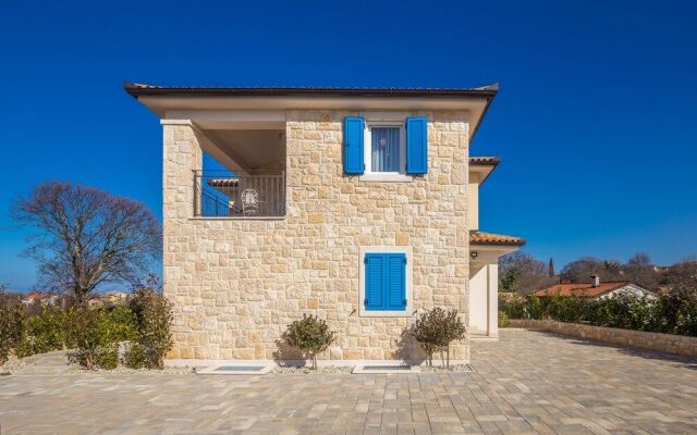 Villa Roko with Pool and Sauna