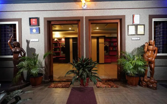 Srinikethana Home Stay with Swimming Pool
