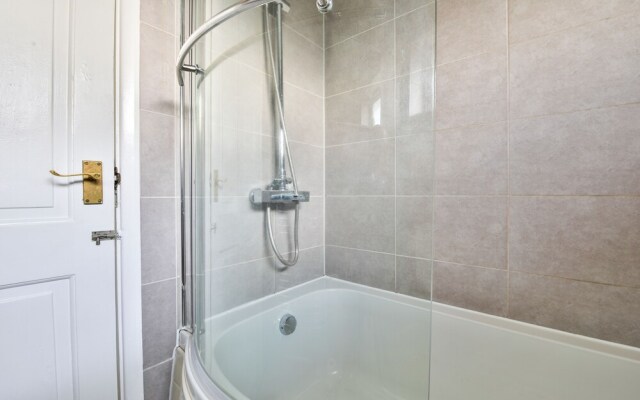 Spacious 3 Bedroom House in Barry