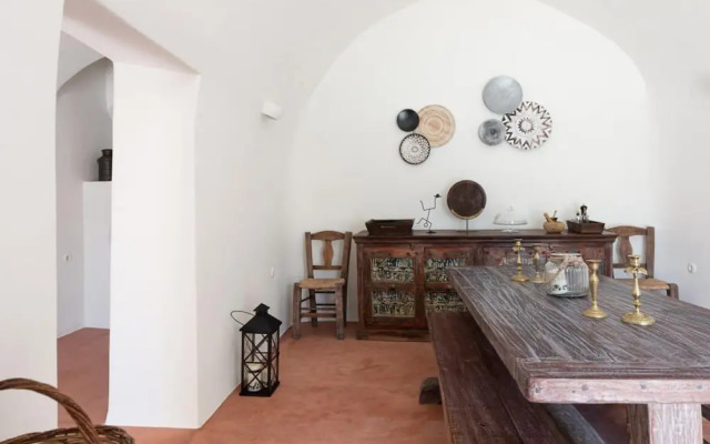 Nido House in Santorini