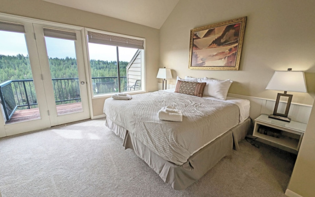 Mt Bachelor Village 424