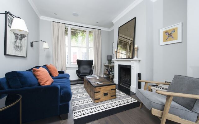 Stylish and Spacious 2BR House in Hammersmith