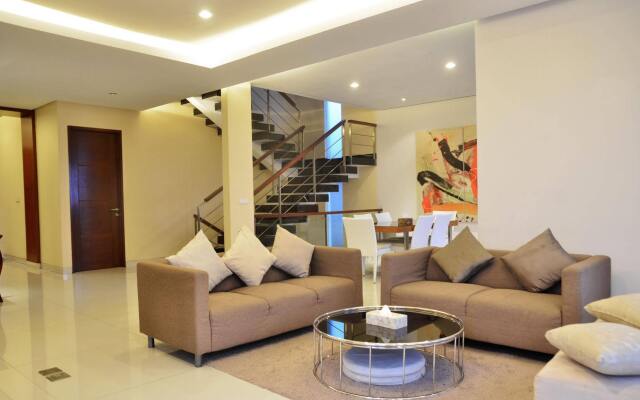 BreezeBlows City View 5BR with Pool + Familly Room