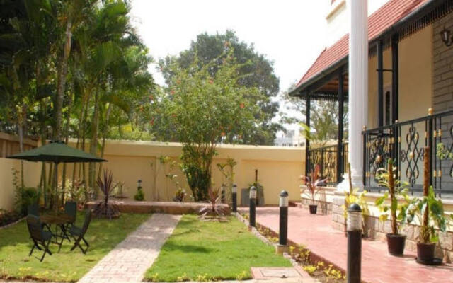 OYO 10438 Green Villa