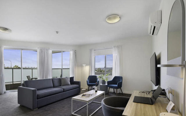Quest Mawson Lakes