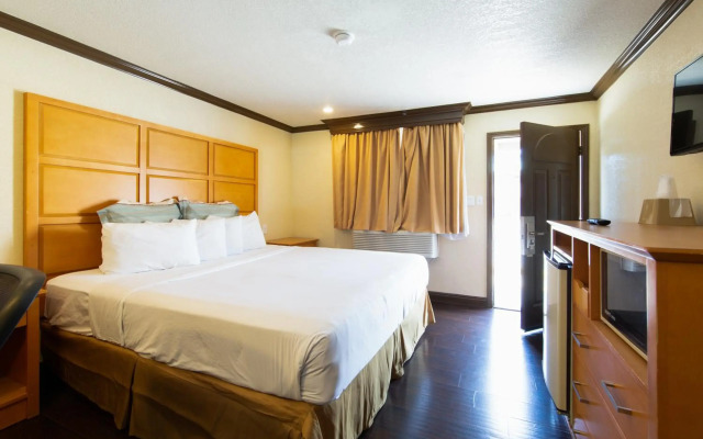 Travelodge by Wyndham Merced Yosemite
