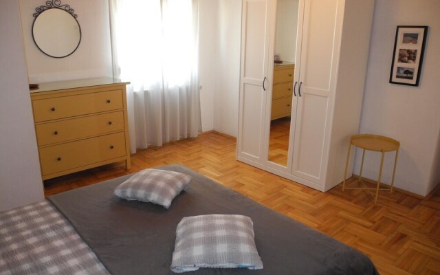 Apartment Biro 4 1 pax