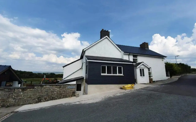 Bryncarnedd Cottages