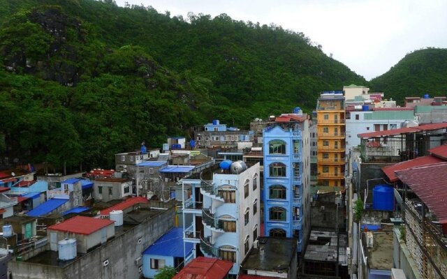 Cat Ba Climbing Hotel