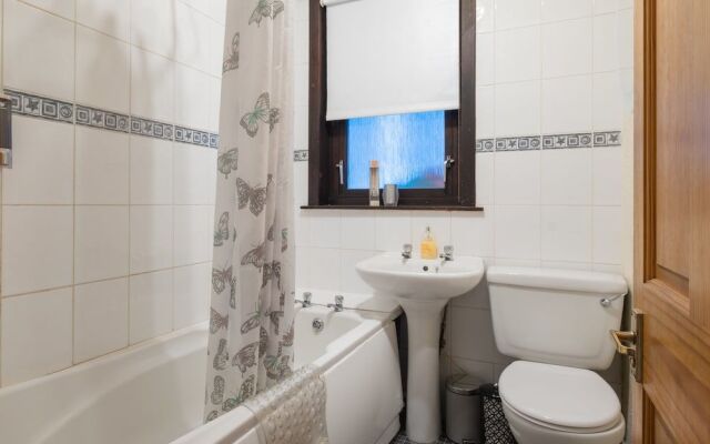 Novelty Suites - Roslin Street