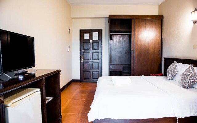Phaya Inn