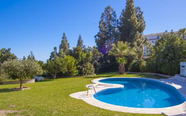 Spacious 2 Bed Apartment in Calahonda