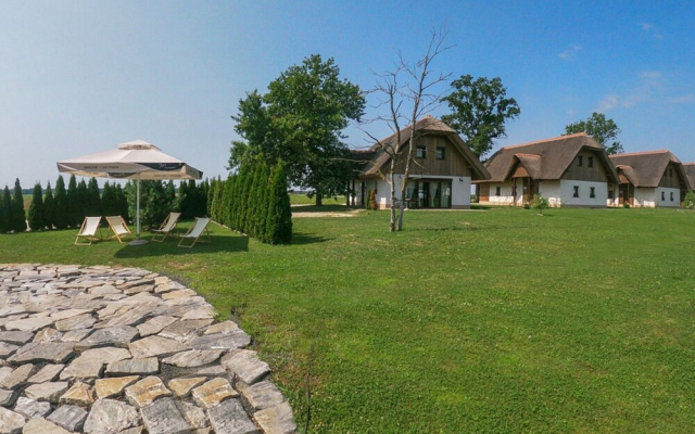 Pannonian Duplex 11 Pond View