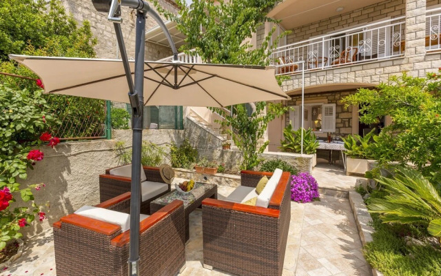 Matea - 20m From the sea - A3
