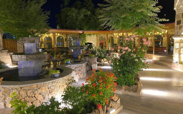 Kayatas Hotel
