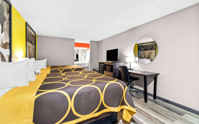 Super 8 by Wyndham Paragould