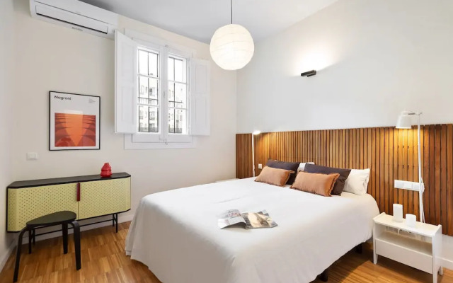 Señor Urgell Apartment By Olala Homes