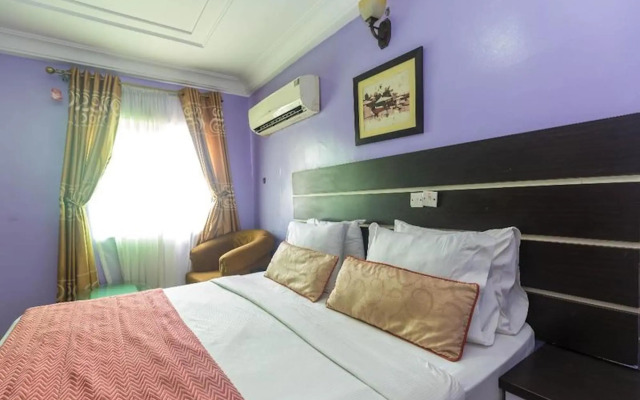 Royal Terrace Hotel & Towers