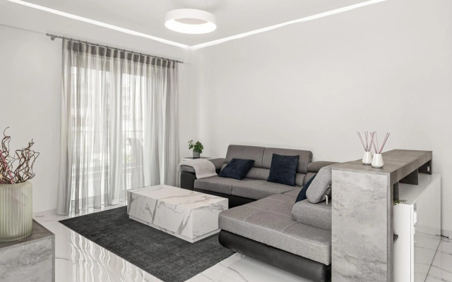 BillyMare central Glyfada apartment