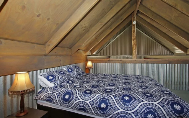 Studio @ Quins Gap Retreat – Guest Rooms – Bright