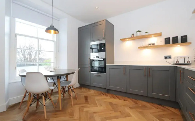 Dollar Apartments at 41